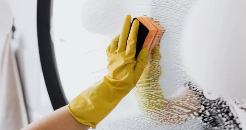 How to Deep Clean Your Mirrors Properly